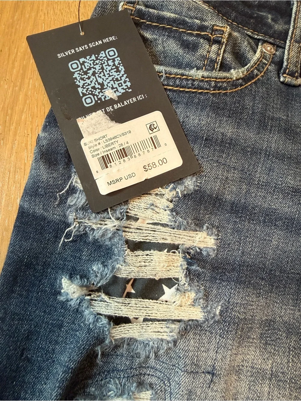 Silver Jeans Suki Shorts W28 NWT Distressed Flag Patch Raw Hem Denim